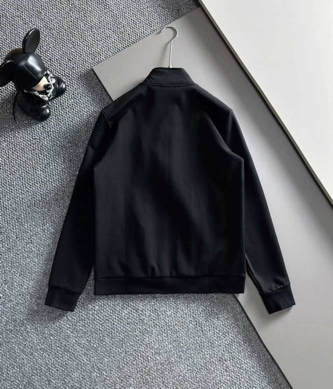 Les ensembles survêtement Burberry combinent performance et style. Leur design sophistiqué. Pas cher.le moins cher.