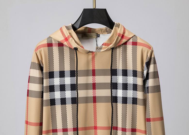Les ensembles survêtement Burberry combinent performance et style. Leur design sophistiqué. Pas cher.le moins cher.