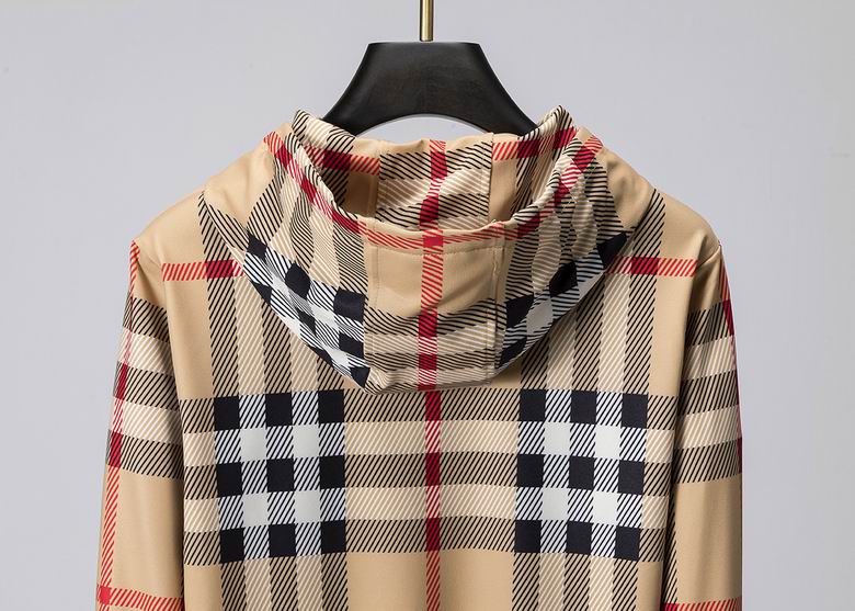 Les ensembles survêtement Burberry combinent performance et style. Leur design sophistiqué. Pas cher.le moins cher.