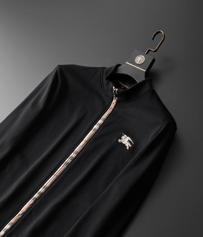 Les ensembles survêtement Burberry combinent performance et style. Leur design sophistiqué. Pas cher.le moins cher.