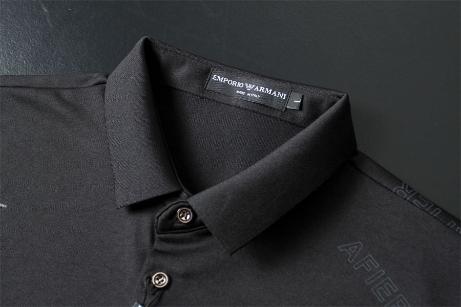 Les polos Armani pour homme reflètent l’élégance raffinée et le savoir-faire emblématique de la maison italienne. Au meilleur prix