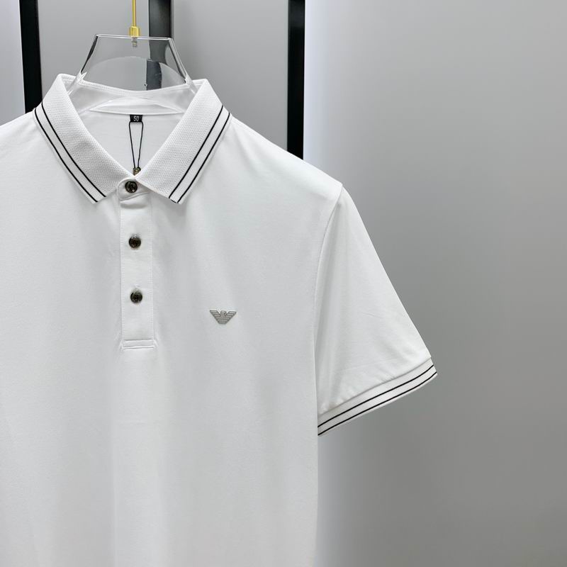 Les polos Armani pour homme reflètent l’élégance raffinée et le savoir-faire emblématique de la maison italienne. Au meilleur prix
