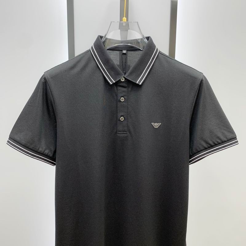 Les polos Armani pour homme reflètent l’élégance raffinée et le savoir-faire emblématique de la maison italienne. Au meilleur prix