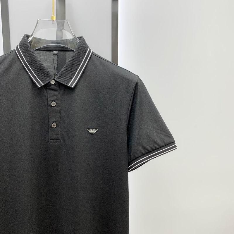 Les polos Armani pour homme reflètent l’élégance raffinée et le savoir-faire emblématique de la maison italienne. Au meilleur prix