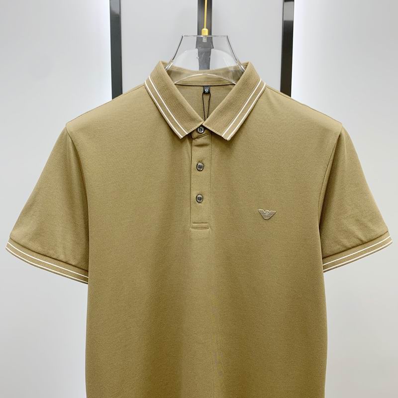 Les polos Armani pour homme reflètent l’élégance raffinée et le savoir-faire emblématique de la maison italienne. Au meilleur prix