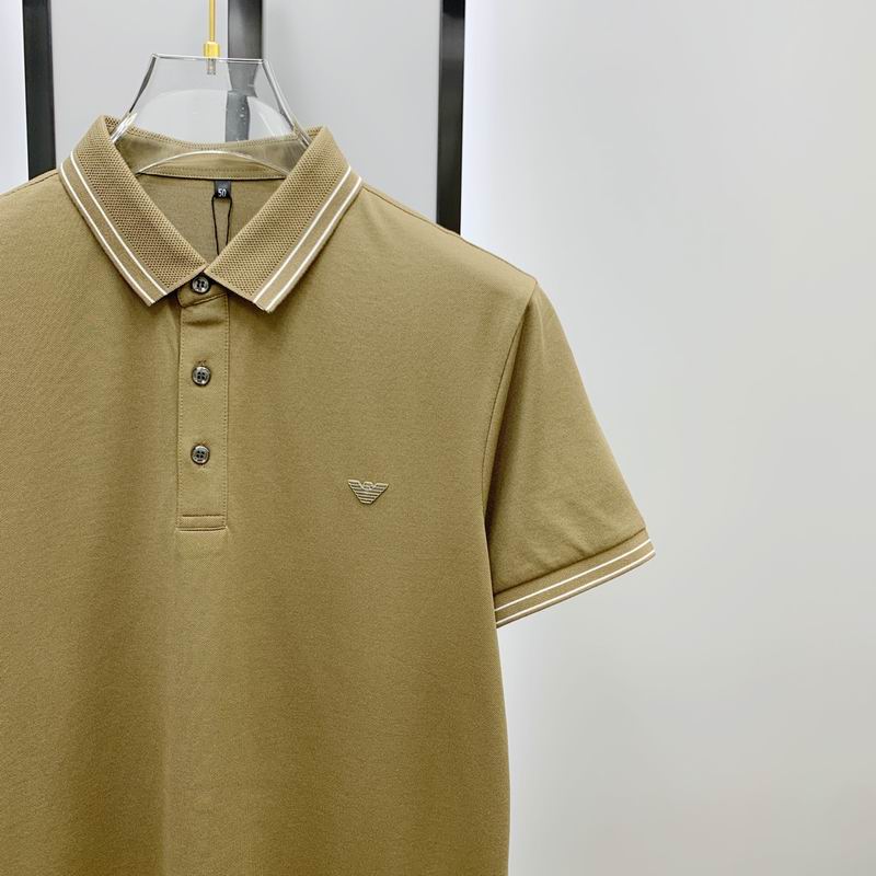 Les polos Armani pour homme reflètent l’élégance raffinée et le savoir-faire emblématique de la maison italienne. Au meilleur prix