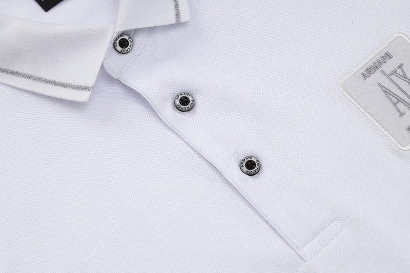 Les polos Armani pour homme reflètent l’élégance raffinée et le savoir-faire emblématique de la maison italienne. Au meilleur prix