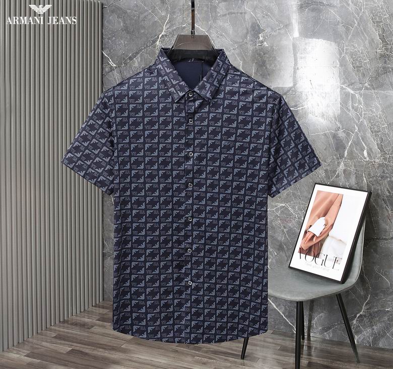 Les polos Armani pour homme reflètent l’élégance raffinée et le savoir-faire emblématique de la maison italienne. Au meilleur prix