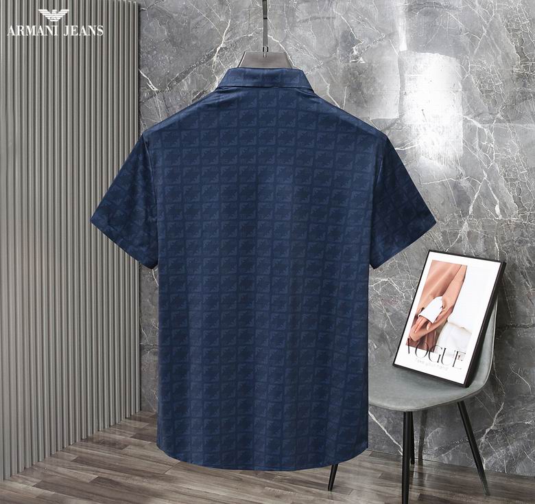 Les polos Armani pour homme reflètent l’élégance raffinée et le savoir-faire emblématique de la maison italienne. Au meilleur prix