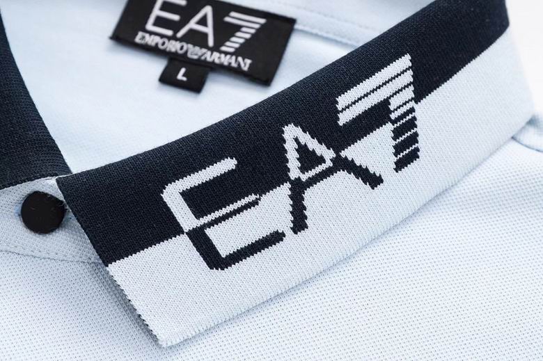 Les polos Armani pour homme reflètent l’élégance raffinée et le savoir-faire emblématique de la maison italienne. Au meilleur prix