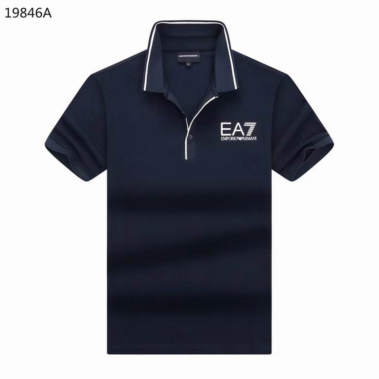 Les polos Armani pour homme reflètent l’élégance raffinée et le savoir-faire emblématique de la maison italienne. Au meilleur prix