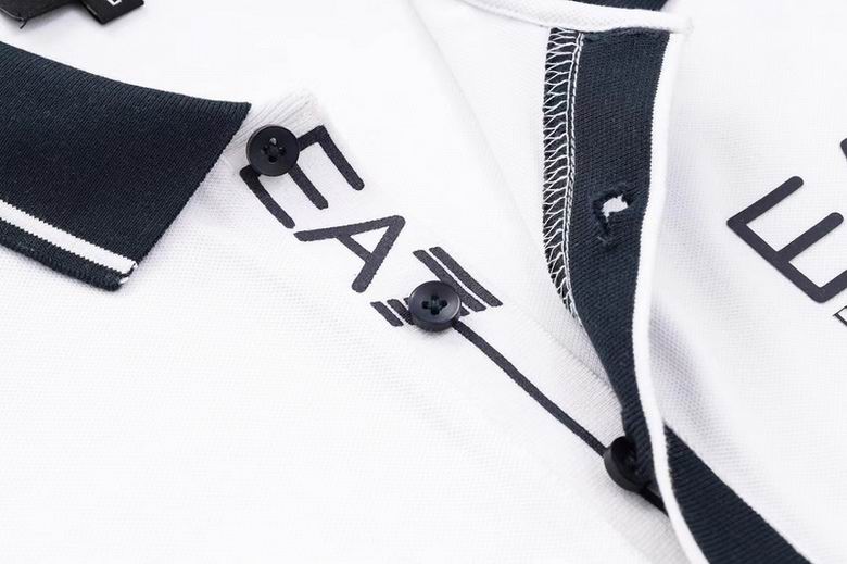 Les polos Armani pour homme reflètent l’élégance raffinée et le savoir-faire emblématique de la maison italienne. Au meilleur prix