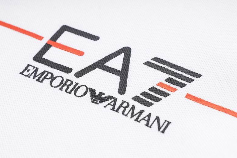 Les polos Armani pour homme reflètent l’élégance raffinée et le savoir-faire emblématique de la maison italienne. Au meilleur prix