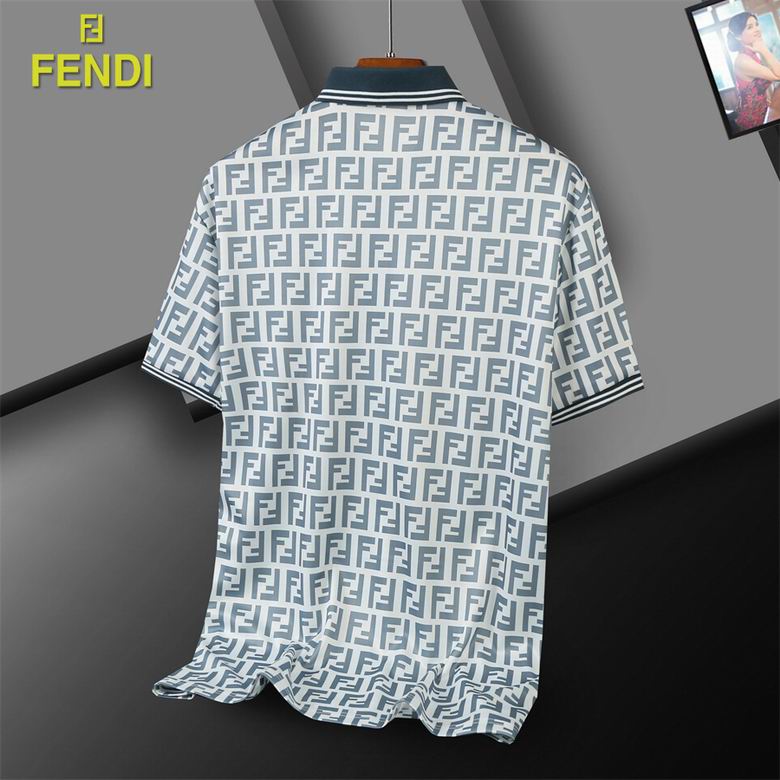 Les polos T-shirt Fendi pour homme incarnent l’élégance italienne avec une touche de modernité , caractéristiques de la maison Fendi. Au meilleur prix
