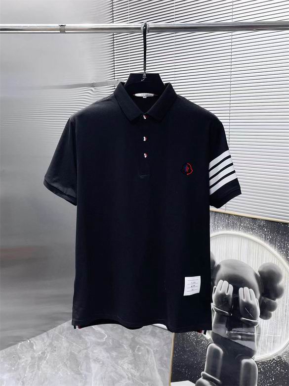 Le polo T-shirt Moncler pour homme incarne le summum de l'élégance décontractée et du style intemporel.au meilleur prix