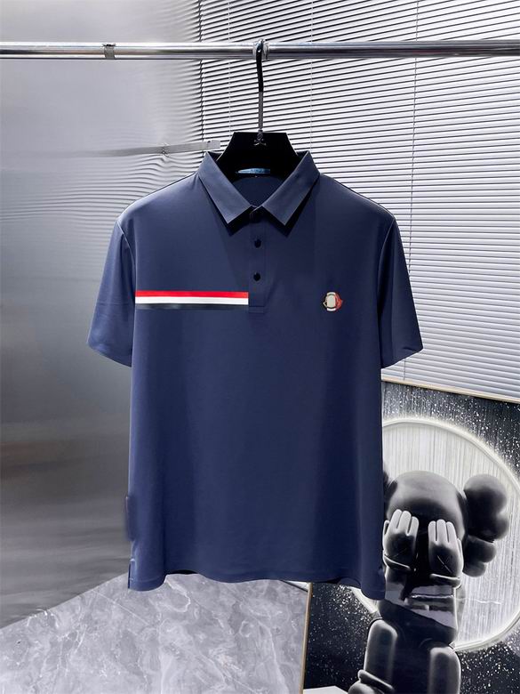 Le polo T-shirt Moncler pour homme incarne le summum de l'élégance décontractée et du style intemporel.au meilleur prix