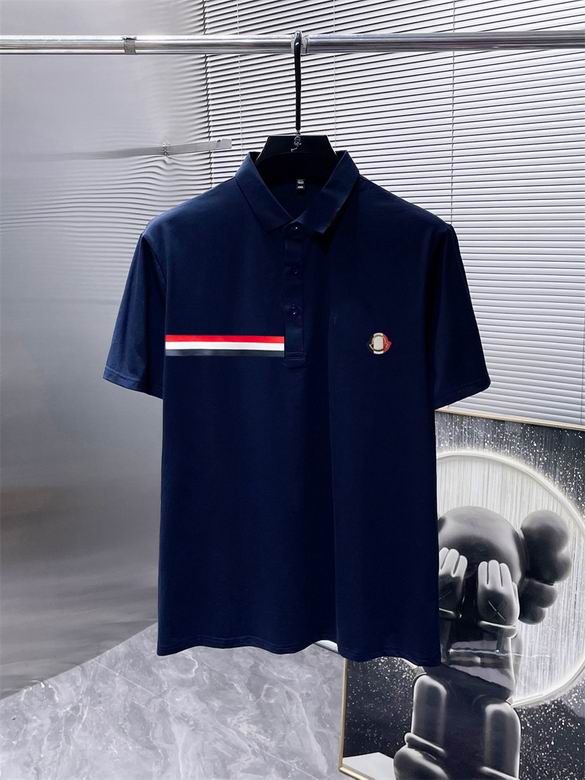 Le polo T-shirt Moncler pour homme incarne le summum de l'élégance décontractée et du style intemporel.au meilleur prix