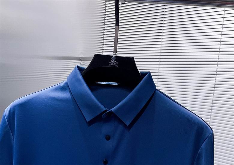 Le polo T-shirt Moncler pour homme incarne le summum de l'élégance décontractée et du style intemporel.au meilleur prix