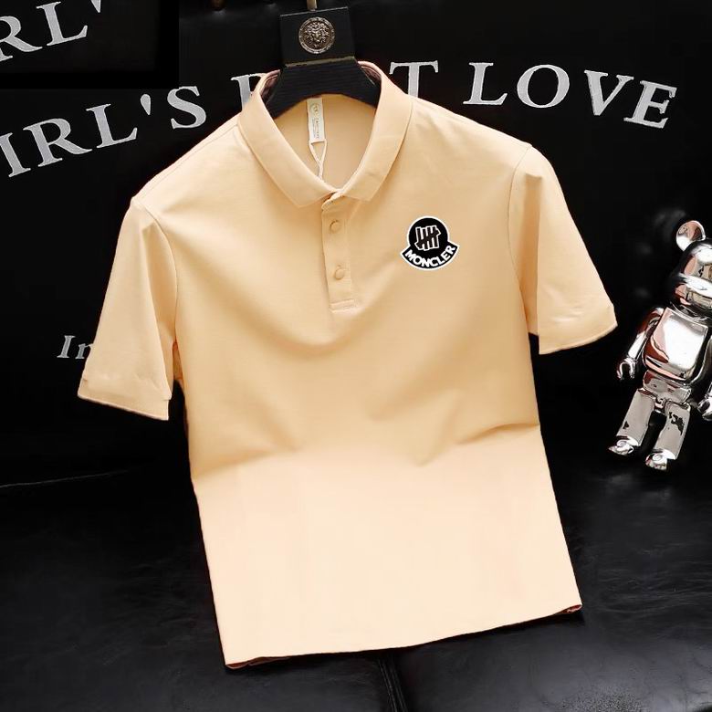 Le polo T-shirt Moncler pour homme incarne le summum de l'élégance décontractée et du style intemporel.au meilleur prix