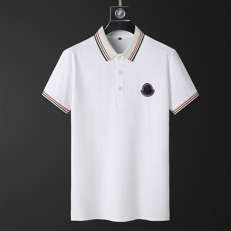 Le polo T-shirt Moncler pour homme incarne le summum de l'élégance décontractée et du style intemporel.au meilleur prix