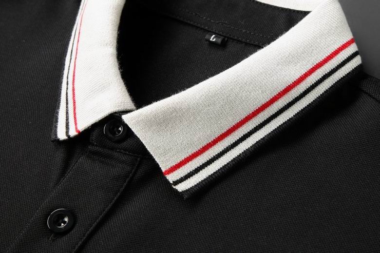 Le polo T-shirt Moncler pour homme incarne le summum de l'élégance décontractée et du style intemporel.au meilleur prix