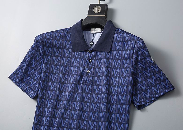 Le polo T-shirt Moncler pour homme incarne le summum de l'élégance décontractée et du style intemporel.au meilleur prix