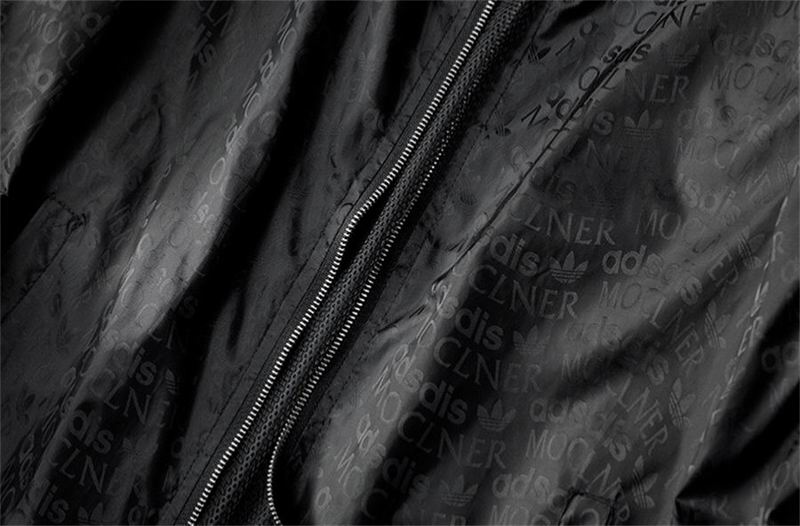 Les vestes Moncler allient élégance et modernité. Leur design sophistiqué et leurs matériaux haut de gamme en font un choix incontournable.pas cher.le moins cher.