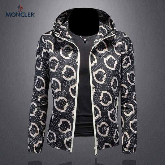 Les vestes Moncler allient élégance et modernité. Leur design sophistiqué et leurs matériaux haut de gamme en font un choix incontournable.pas cher.le moins cher.
