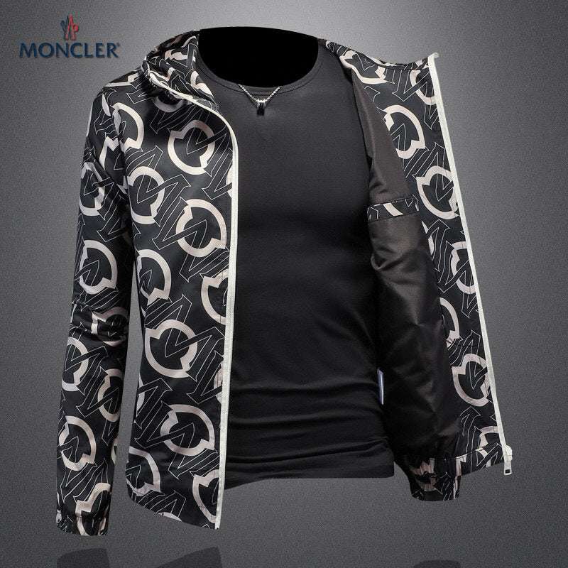 Les vestes Moncler allient élégance et modernité. Leur design sophistiqué et leurs matériaux haut de gamme en font un choix incontournable.pas cher.le moins cher.