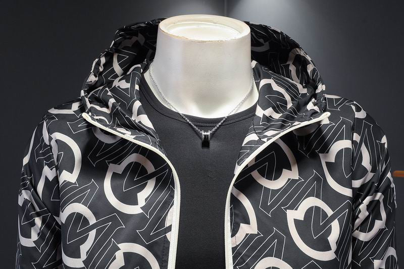 Les vestes Moncler allient élégance et modernité. Leur design sophistiqué et leurs matériaux haut de gamme en font un choix incontournable.pas cher.le moins cher.