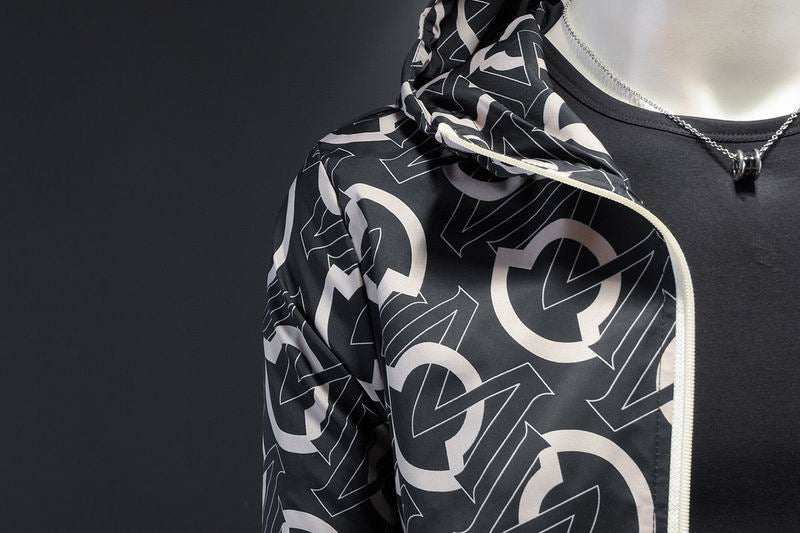 Les vestes Moncler allient élégance et modernité. Leur design sophistiqué et leurs matériaux haut de gamme en font un choix incontournable.pas cher.le moins cher.