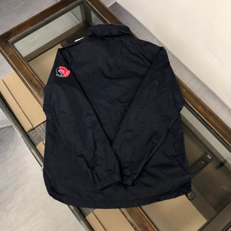 Les vestes Moncler allient élégance et modernité. Leur design sophistiqué et leurs matériaux haut de gamme en font un choix incontournable.pas cher.le moins cher.