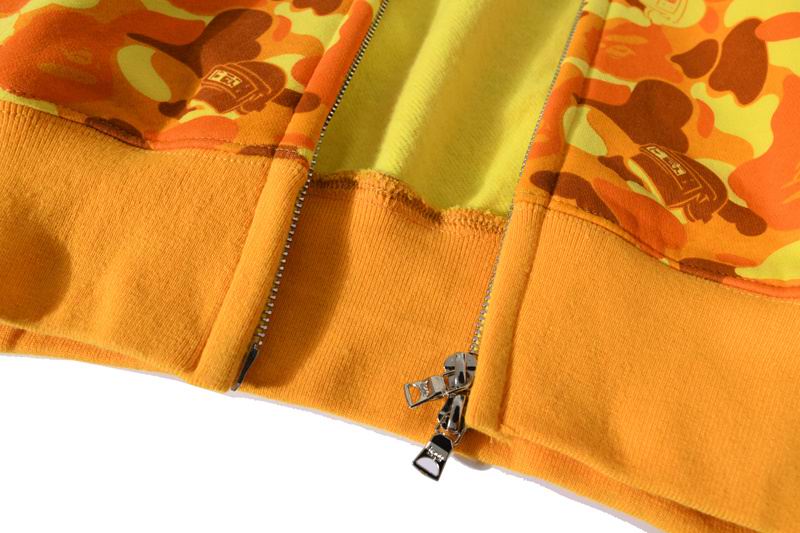 Les sweats Bape Sta pour homme incarnent l’essence du streetwear avec un design audacieux et reconnaissable, propre à la marque A Bathing Ape (Bape).