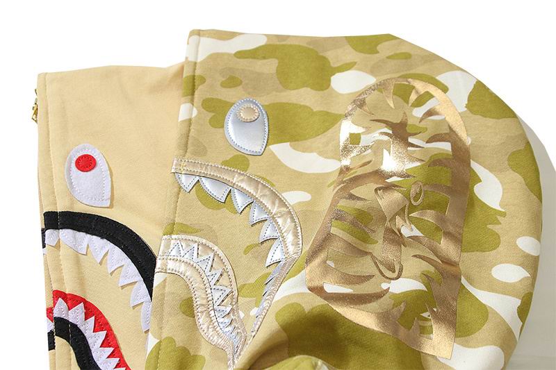 Les sweats Bape Sta pour homme incarnent l’essence du streetwear avec un design audacieux et reconnaissable, propre à la marque A Bathing Ape (Bape).