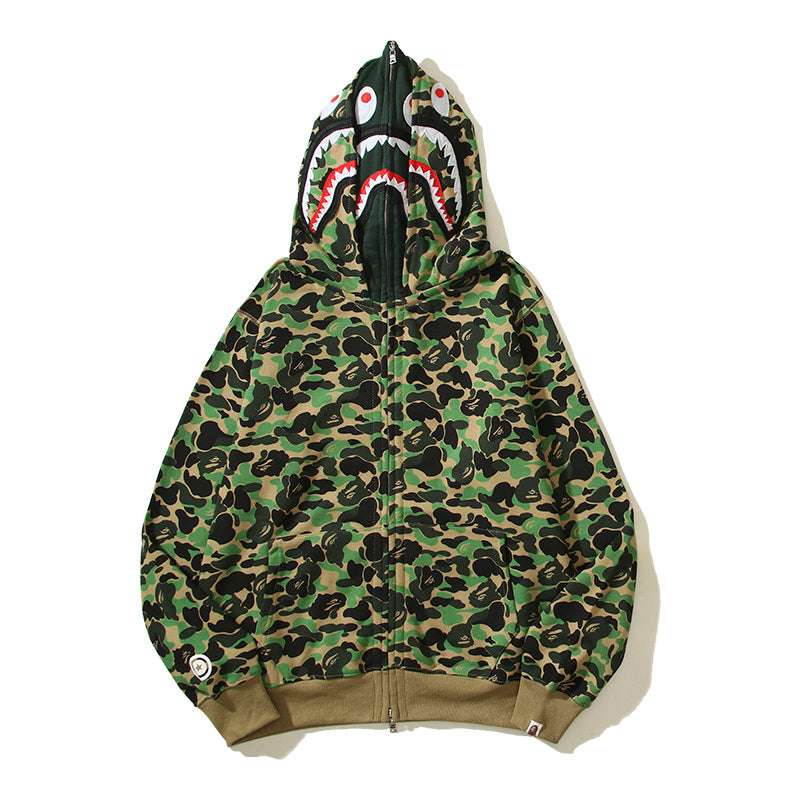 Les sweats Bape Sta pour homme incarnent l’essence du streetwear avec un design audacieux et reconnaissable, propre à la marque A Bathing Ape (Bape).