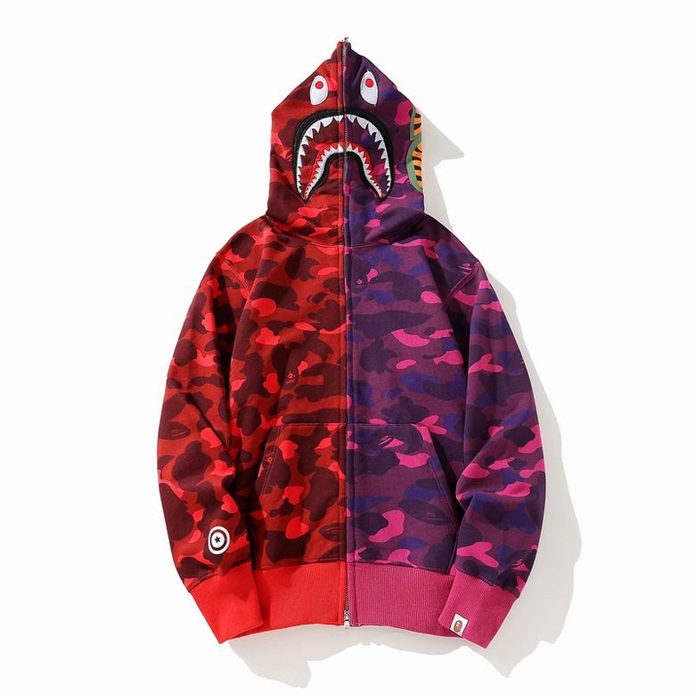 Les sweats Bape Sta pour homme incarnent l’essence du streetwear avec un design audacieux et reconnaissable, propre à la marque A Bathing Ape (Bape).