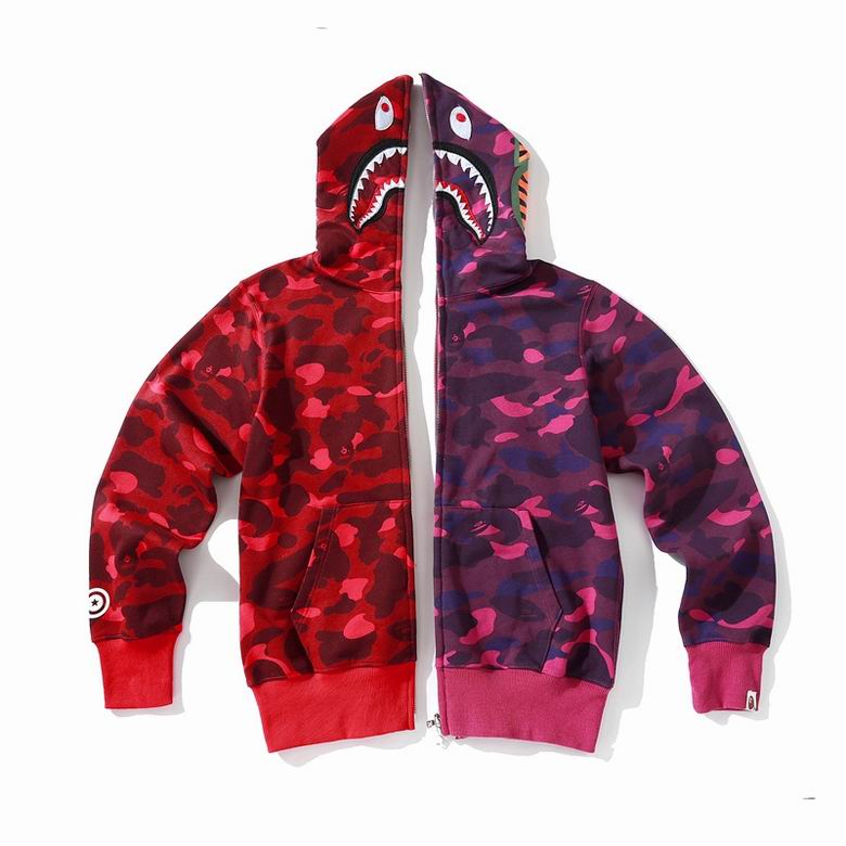 Les sweats Bape Sta pour homme incarnent l’essence du streetwear avec un design audacieux et reconnaissable, propre à la marque A Bathing Ape (Bape).
