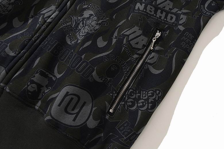 Les sweats Bape Sta pour homme incarnent l’essence du streetwear avec un design audacieux et reconnaissable, propre à la marque A Bathing Ape (Bape).