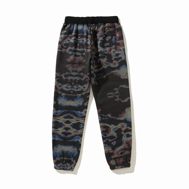 Les sweats Bape Sta pour homme incarnent l’essence du streetwear avec un design audacieux et reconnaissable, propre à la marque A Bathing Ape (Bape).