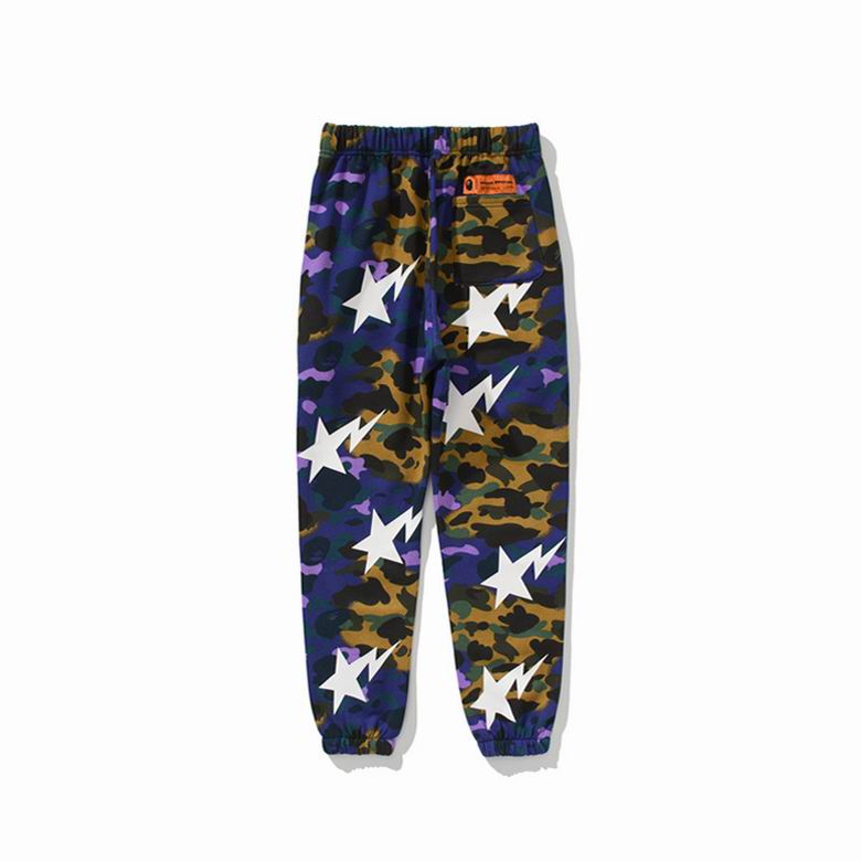 Les sweats Bape Sta pour homme incarnent l’essence du streetwear avec un design audacieux et reconnaissable, propre à la marque A Bathing Ape (Bape).