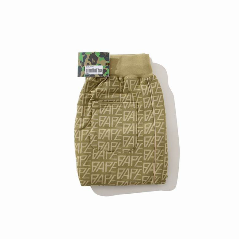 Les sweats Bape Sta pour homme incarnent l’essence du streetwear avec un design audacieux et reconnaissable, propre à la marque A Bathing Ape (Bape).