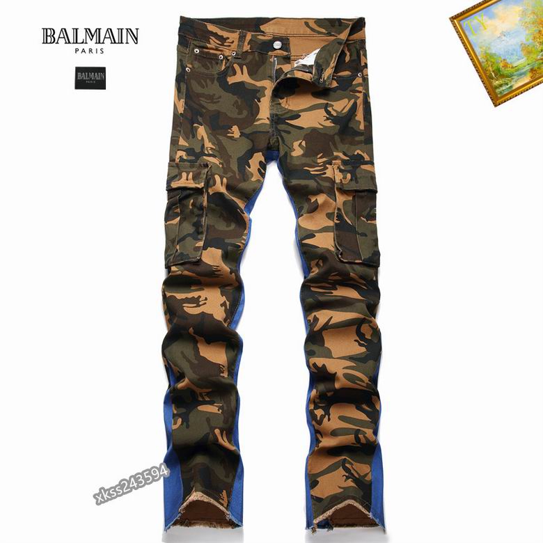 Les jeans Balmain pour homme allient sophistication et caractère, incarnant parfaitement l’ADN luxueux et avant-gardiste de la marque.