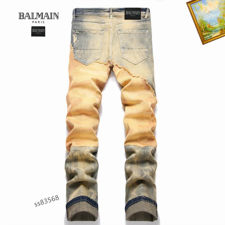 Les jeans Balmain pour homme allient sophistication et caractère, incarnant parfaitement l’ADN luxueux et avant-gardiste de la marque.