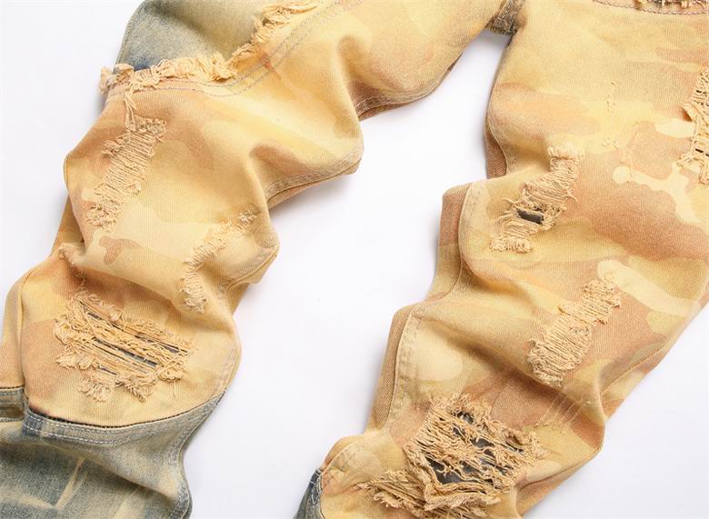 Les jeans Balmain pour homme allient sophistication et caractère, incarnant parfaitement l’ADN luxueux et avant-gardiste de la marque.