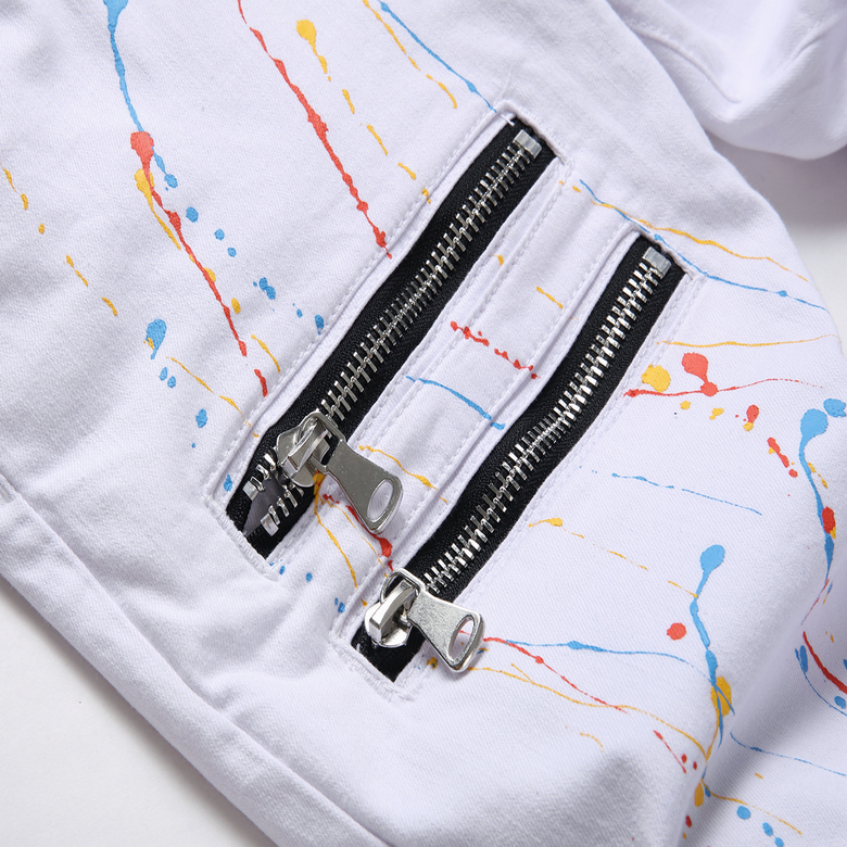 Les jeans Balmain pour homme allient sophistication et caractère, incarnant parfaitement l’ADN luxueux et avant-gardiste de la marque.