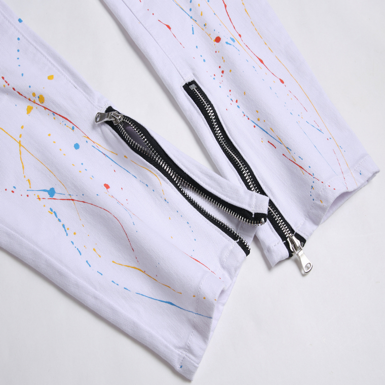 Les jeans Balmain pour homme allient sophistication et caractère, incarnant parfaitement l’ADN luxueux et avant-gardiste de la marque.