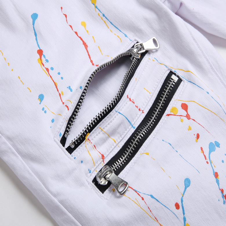 Les jeans Balmain pour homme allient sophistication et caractère, incarnant parfaitement l’ADN luxueux et avant-gardiste de la marque.