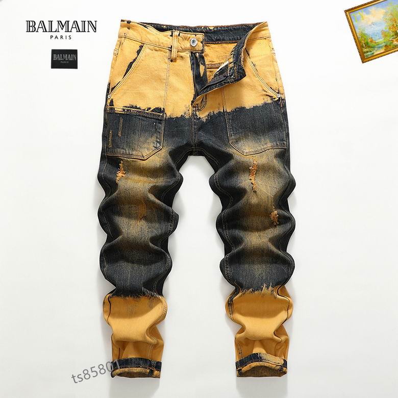 Les jeans Balmain pour homme allient sophistication et caractère, incarnant parfaitement l’ADN luxueux et avant-gardiste de la marque.