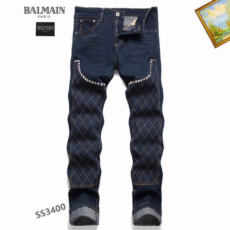 Les jeans Balmain pour homme allient sophistication et caractère, incarnant parfaitement l’ADN luxueux et avant-gardiste de la marque.