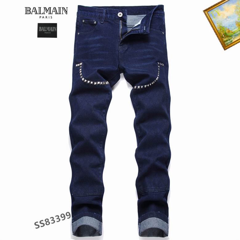 Les jeans Balmain pour homme allient sophistication et caractère, incarnant parfaitement l’ADN luxueux et avant-gardiste de la marque.